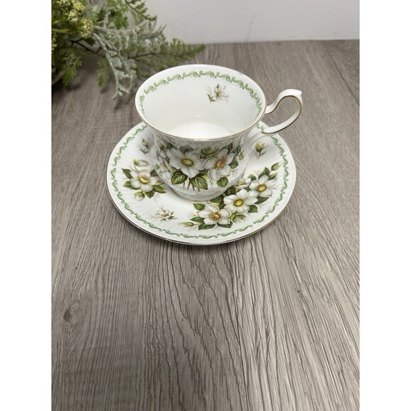 Vintage Rosina English Bone China Teacup & Saucer December Christmas Rose - Picture 3 of 10